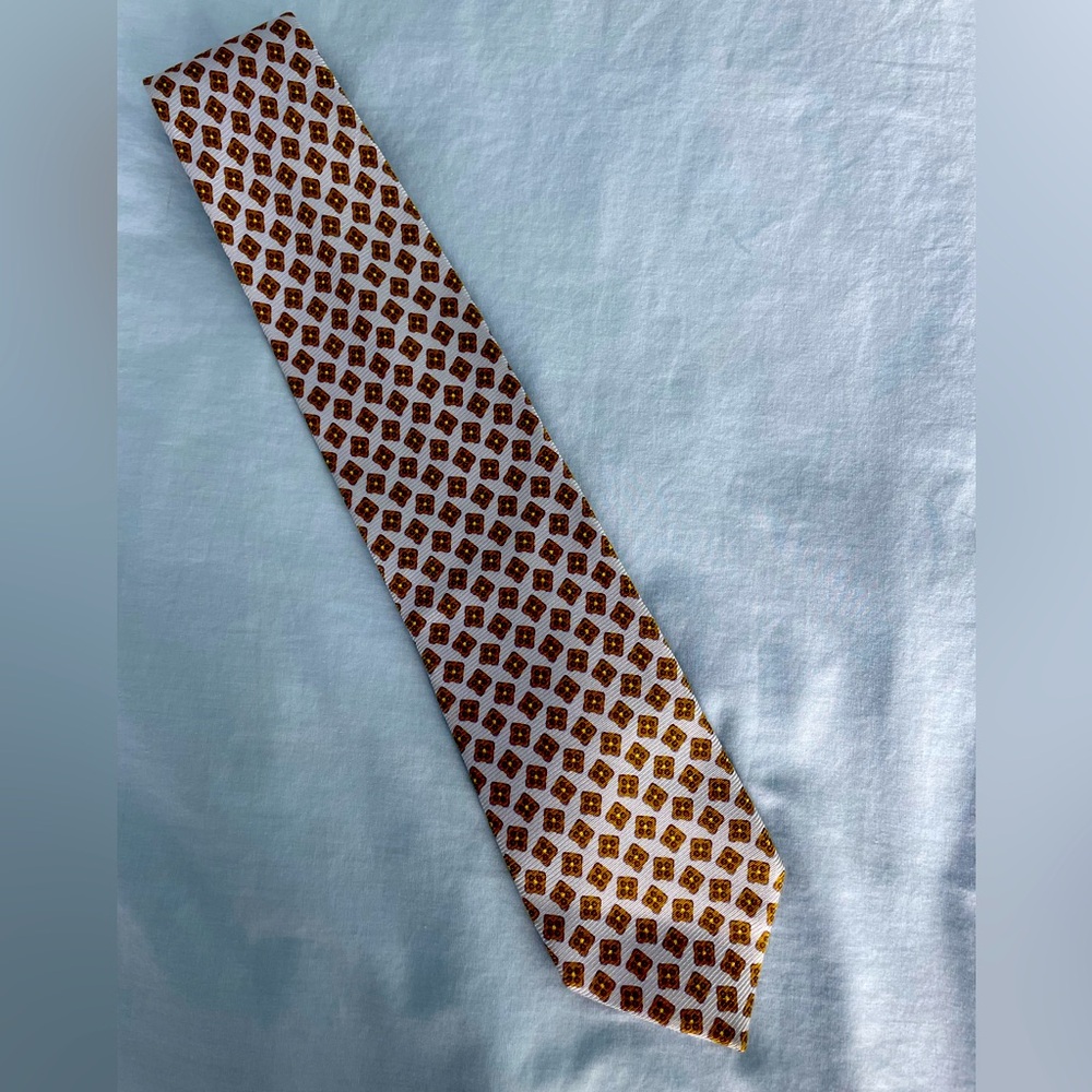 ERMENEGILDO ZEGNA Men’s silk neck tie Pale blue background w yellow/gold pattern